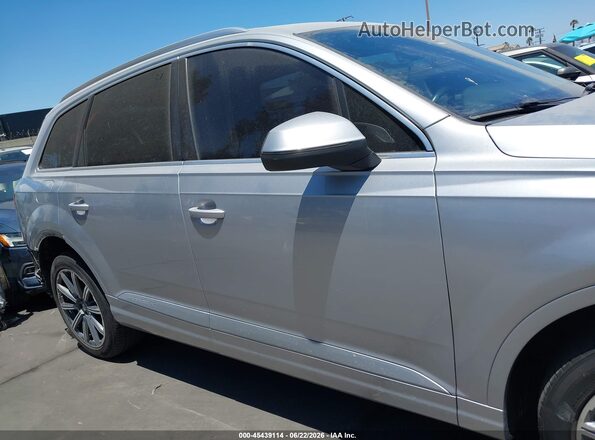 WA1LHAF79JD001751 2018 AUDI Q7 Silver Vista interior trasera