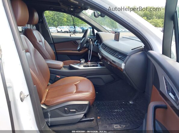 WA1LHAF7XKD024585 2019 AUDI Q7 Белый Вид салона спереди