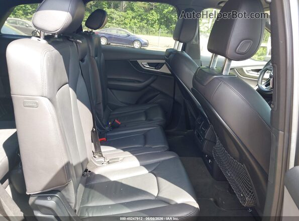 WA1LHBF70JD016385 2018 AUDI Q7 Gray VIN կոդի պիտակի տեսք
