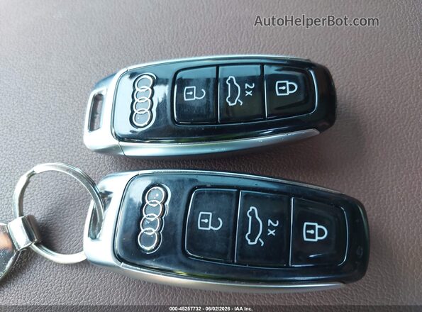 WA1LJAF70LD010135 2020 AUDI Q7 White Dashboard view