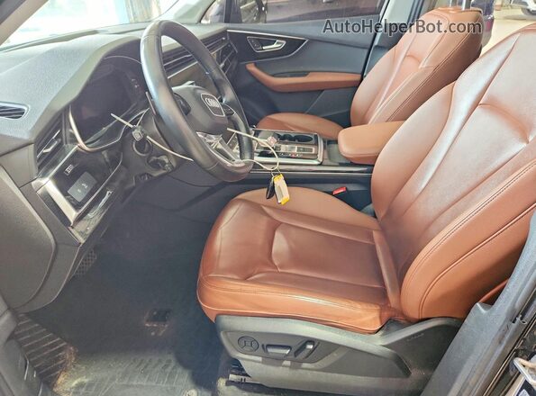 WA1LJAF78MD038024 2021 AUDI Q7 Черный Вид салона спереди