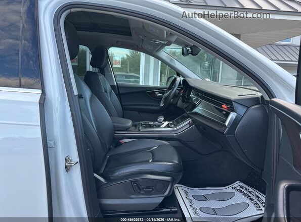 WA1LXAF70LD009548 2020 AUDI Q7 White 