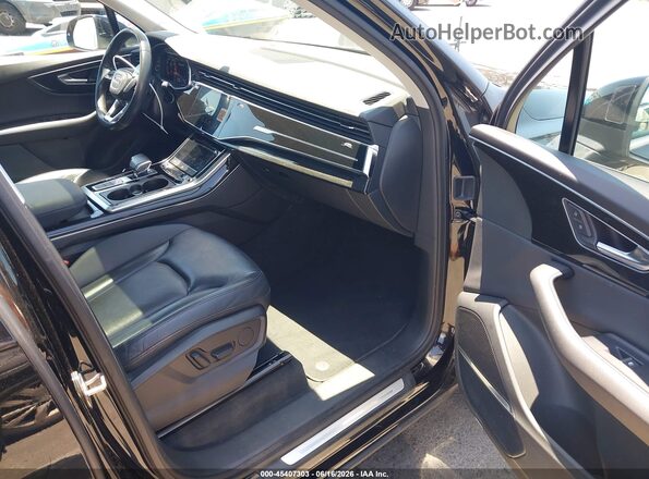 WA1LXAF72MD020715 2021 AUDI Q7 Черный Вид салона спереди
