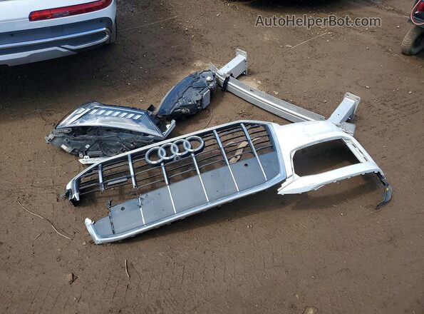 WA1LXAF75LD008217 2020 AUDI Q7 White Vista de la etiqueta del VIN