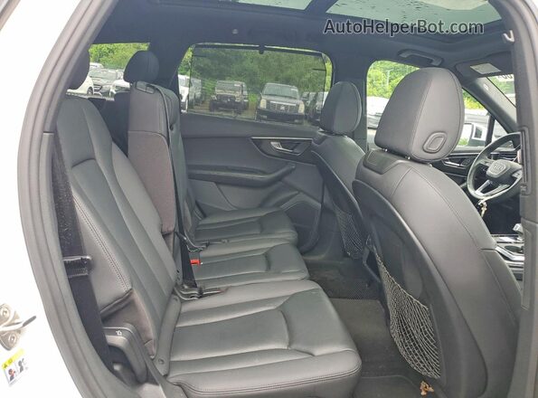 WA1LXAF75MD036018 2021 AUDI Q7 White Սալոնի հետևի տեսք