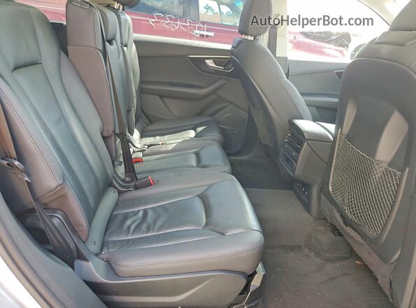 WA1LXAF76LD004516 2020 AUDI Q7 Silver Vista interior trasera