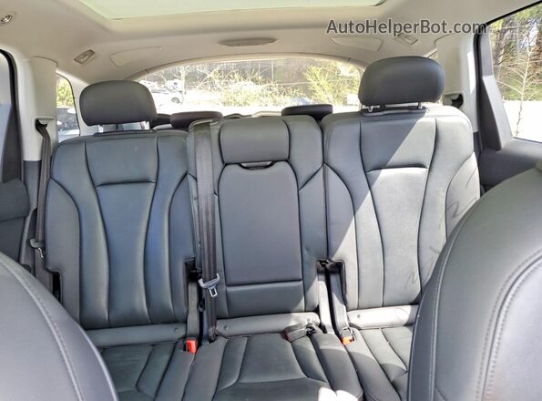 WA1LXAF76LD004516 2020 AUDI Q7 Silver Vista de los asientos traseros