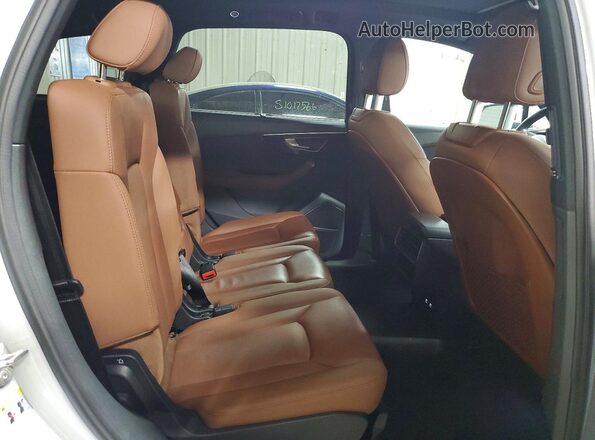 WA1LXAF77MD011802 2021 AUDI Q7 White Вид задніх сидінь