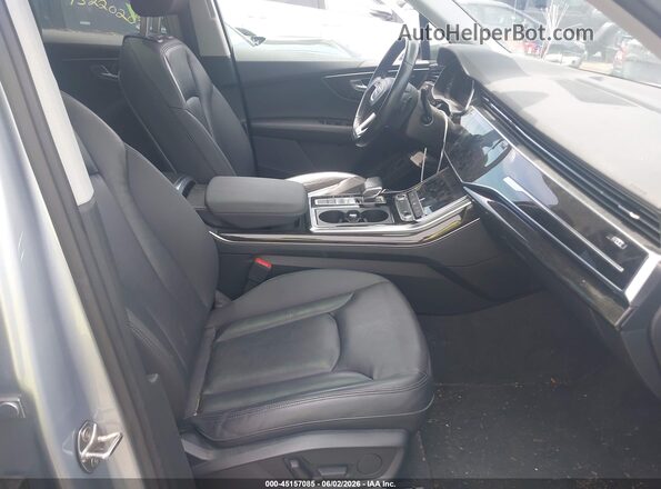 WA1LXBF73ND010203 2022 AUDI Q7 Silver Widok wnętrza z przodu