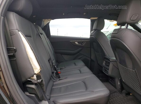 WA1LXBF75RD007681 2024 AUDI Q7 Black Widok wnętrza z tyłu