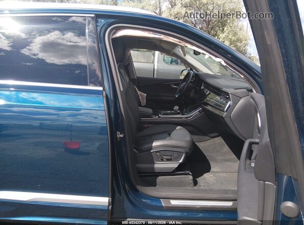 WA1LXBF76ND010227 2022 AUDI Q7 Blue Вид салону спереду