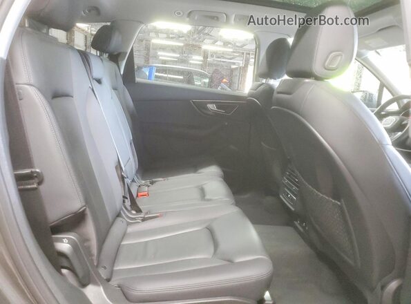 WA1LXBF7XND020176 2022 AUDI Q7 Gray Vista interior trasera
