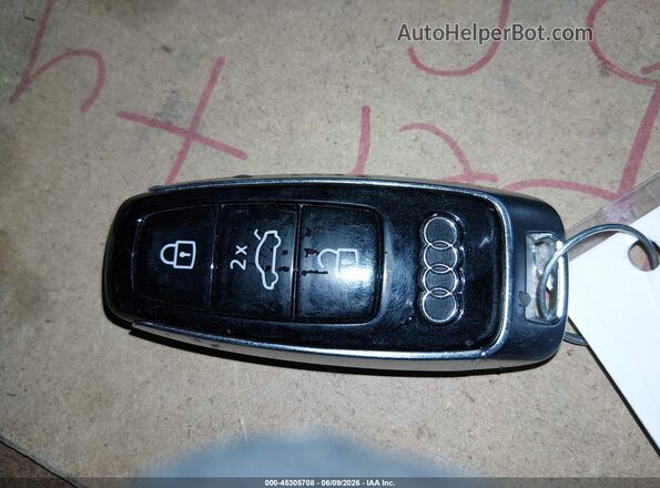 WA1LXBF7XND021988 2022 AUDI Q7 Silver Vista del salpicadero