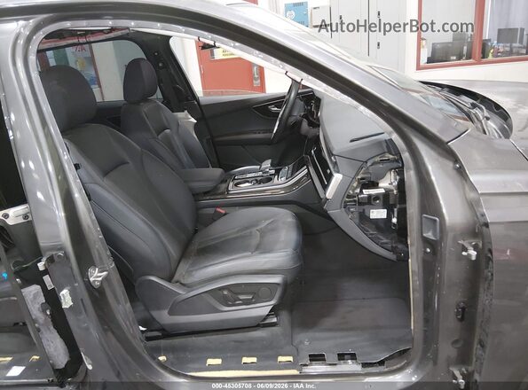 WA1LXBF7XND021988 2022 AUDI Q7 Silver Vista interior delantera
