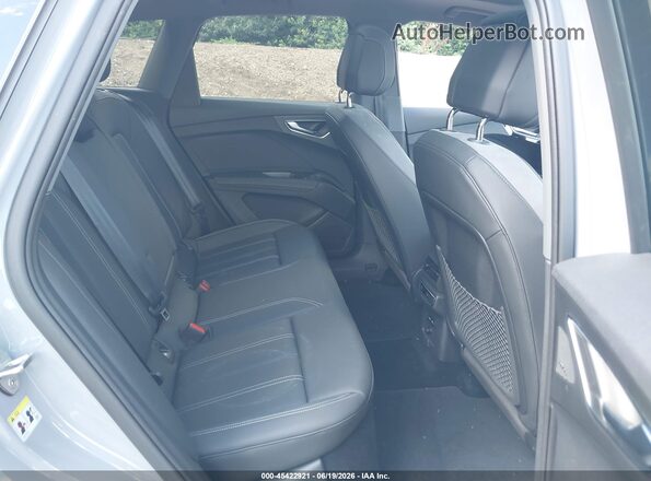 WA1M2BFZ8RP000436 2024 AUDI Q4 Gray Widok naklejki z numerem VIN