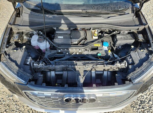 WA1MUBFZXSP059536 2025 AUDI Q4 Black Vista del compartimento del motor