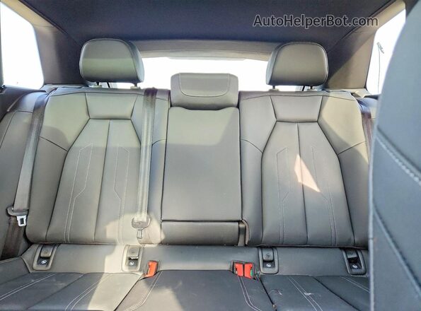 WA1MUBFZXSP059536 2025 AUDI Q4 Black Vista de los asientos traseros