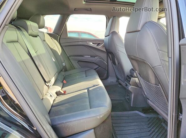 WA1MUBFZXSP059536 2025 AUDI Q4 Black Vista interior trasera