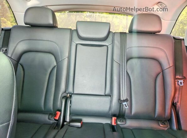 WA1V2AFP1HA101008 2017 AUDI Q5 White Հետևի նստատեղերի տեսք