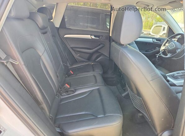 WA1V2AFP1HA101008 2017 AUDI Q5 White Սալոնի հետևի տեսք