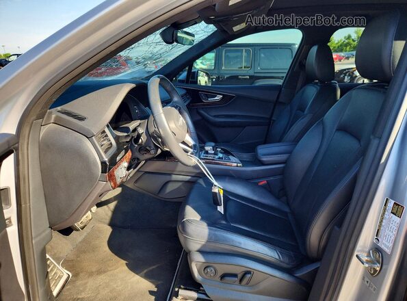 WA1VAAF70JD050396 2018 AUDI Q7 Silver Սալոնի դիմացի տեսք