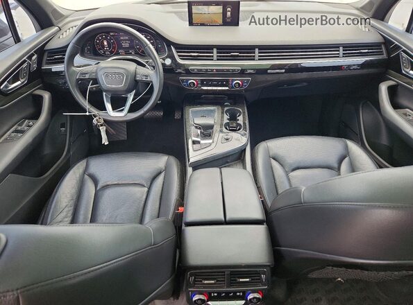 WA1VAAF71JD024910 2018 AUDI Q7 Gray Dashboard view