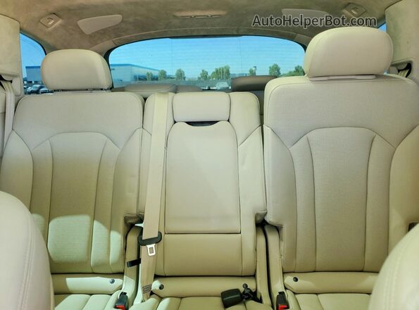 WA1VAAF71KD036573 2019 AUDI Q7 White Հետևի նստատեղերի տեսք