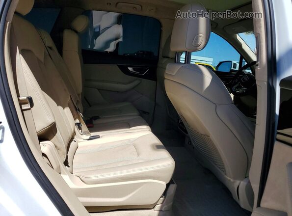 WA1VAAF71KD036573 2019 AUDI Q7 White Սալոնի հետևի տեսք