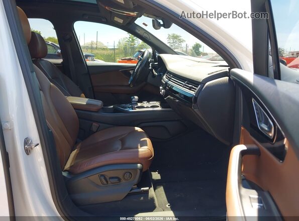 WA1VAAF72JD009624 2018 AUDI Q7 White Widok wnętrza z przodu