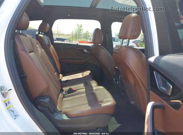 WA1VAAF72JD009624 2018 AUDI Q7 White Widok naklejki z numerem VIN