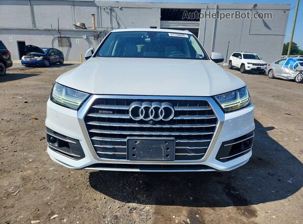 WA1VAAF72JD016234 2018 AUDI Q7 White Front view
