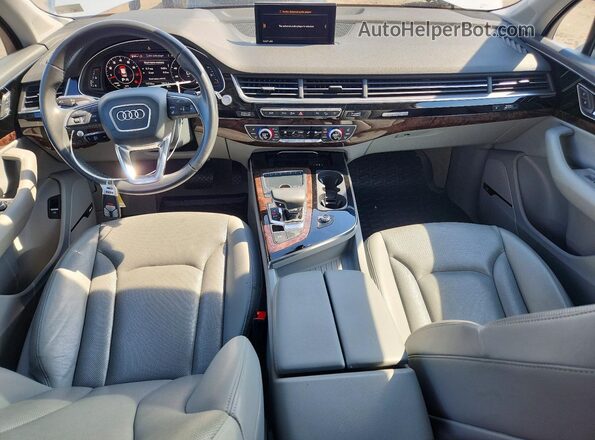 WA1VAAF72JD016234 2018 AUDI Q7 White Dashboard view