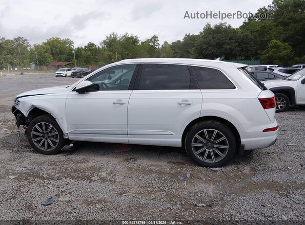 WA1VAAF73HD056736 2017 AUDI Q7 White Rear interior view