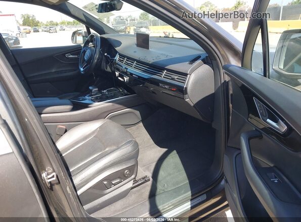WA1VAAF73JD044303 2018 AUDI Q7 Gray Вид салону спереду