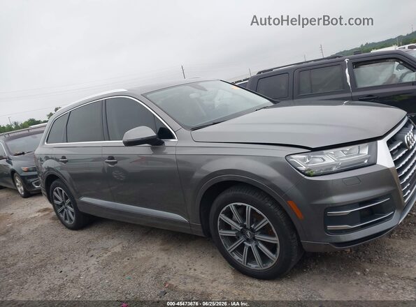 WA1VAAF74HD001096 2017 AUDI Q7 Gray 360 interior view