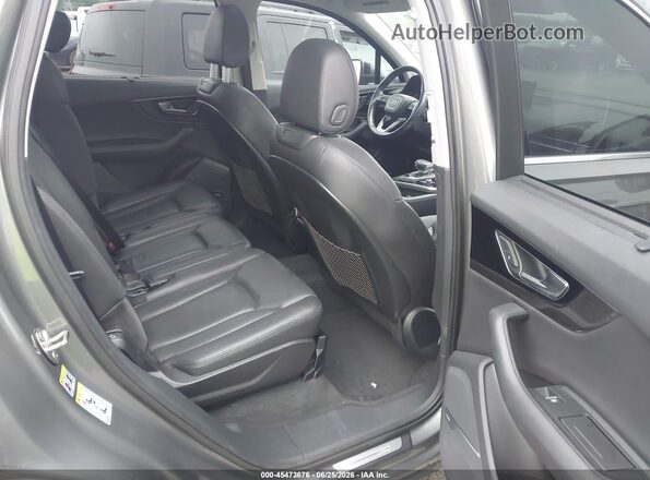 WA1VAAF74HD001096 2017 AUDI Q7 Gray VIN sticker view