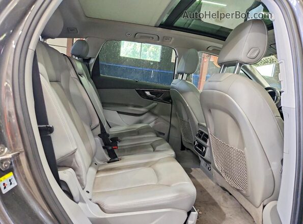WA1VAAF76JD048880 2018 AUDI Q7 Gray 