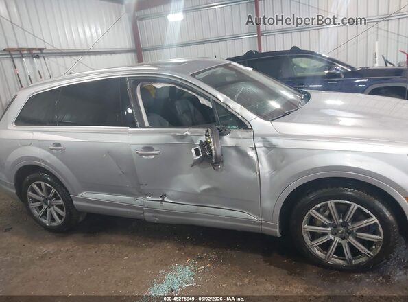 WA1VAAF77JD014818 2018 AUDI Q7 Серый Вид задней части салона