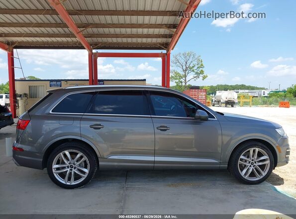 WA1VAAF77JD030968 2018 AUDI Q7 Silver Widok wnętrza z tyłu