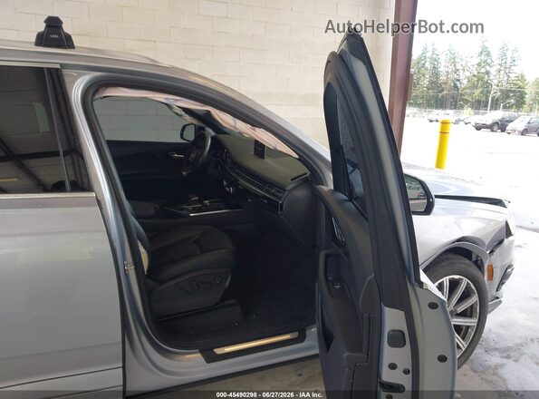 WA1VAAF77JD048239 2018 AUDI Q7 Silver Вид салону спереду