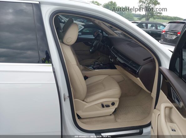 WA1VAAF78JD037878 2018 AUDI Q7 White Widok wnętrza z przodu