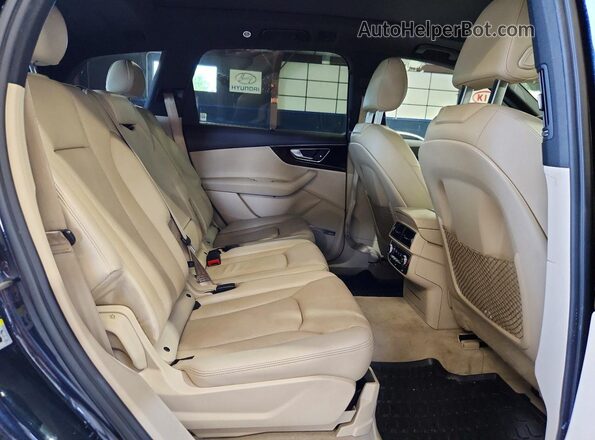 WA1VAAF7XHD036659 2017 AUDI Q7 Blue Rear interior view