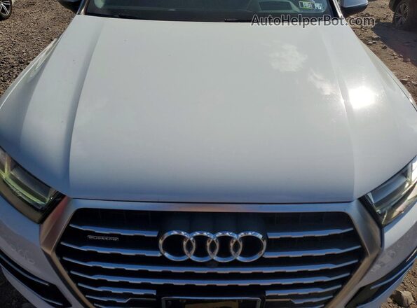 WA1VAAF7XJD027823 2018 AUDI Q7 White ძრავის განყოფილების ხედი