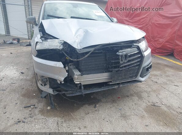 WA1VAAF7XKD049533 2019 AUDI Q7 Silver Вид спереду