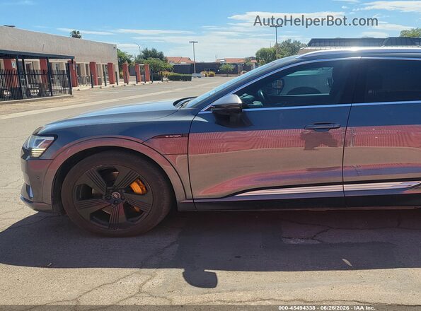 WA1VAAGE1KB007017 2019 AUDI E-TRON Gray Вид задньої частини салону