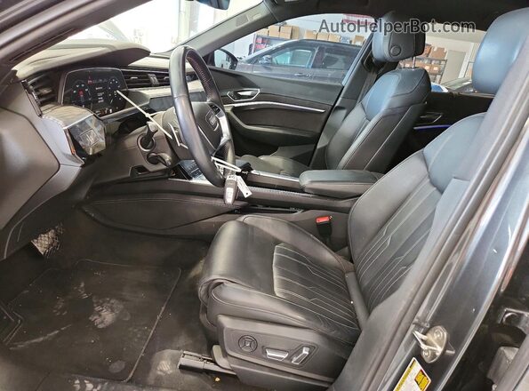 WA1VAAGE6KB006008 2019 AUDI E-TRON Black წინა სალონის ხედი