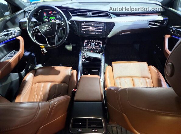 WA1VABGE0NB015345 2022 AUDI E-TRON Синий Вид панели приборов