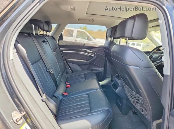 WA1VABGE1KB024518 2019 AUDI E-TRON Green 