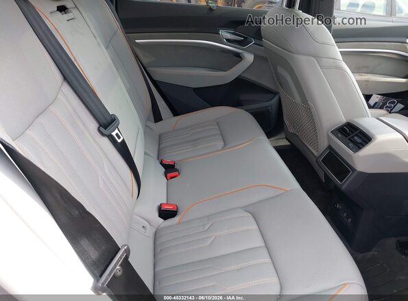 WA1VABGE3NB038862 2022 AUDI E-TRON Gray VIN կոդի պիտակի տեսք