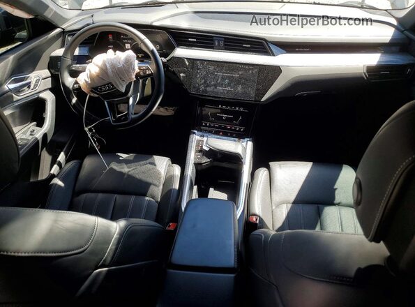 WA1VABGE7PB001140 2023 AUDI E-TRON Black Առջևի վահանակի տեսք